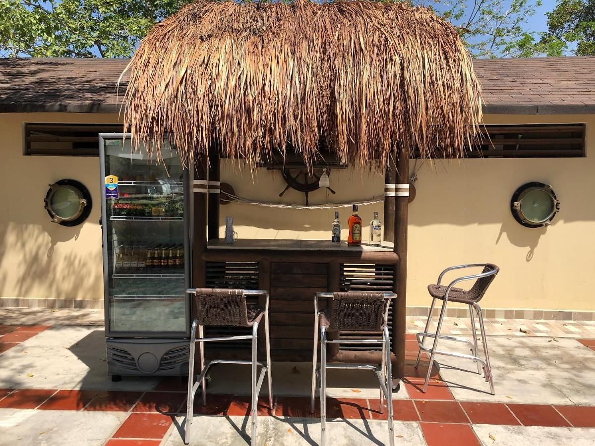 Beach Bungalows 3*