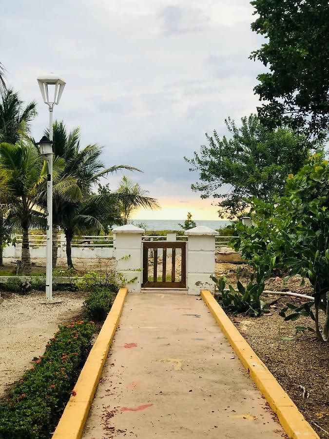 Beach Bungalows 3*